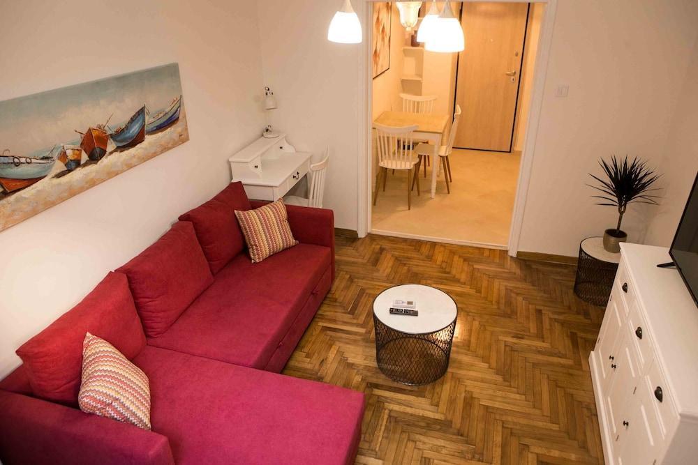 Apartment House, Kolchidos, Ampelokipoi Metro,