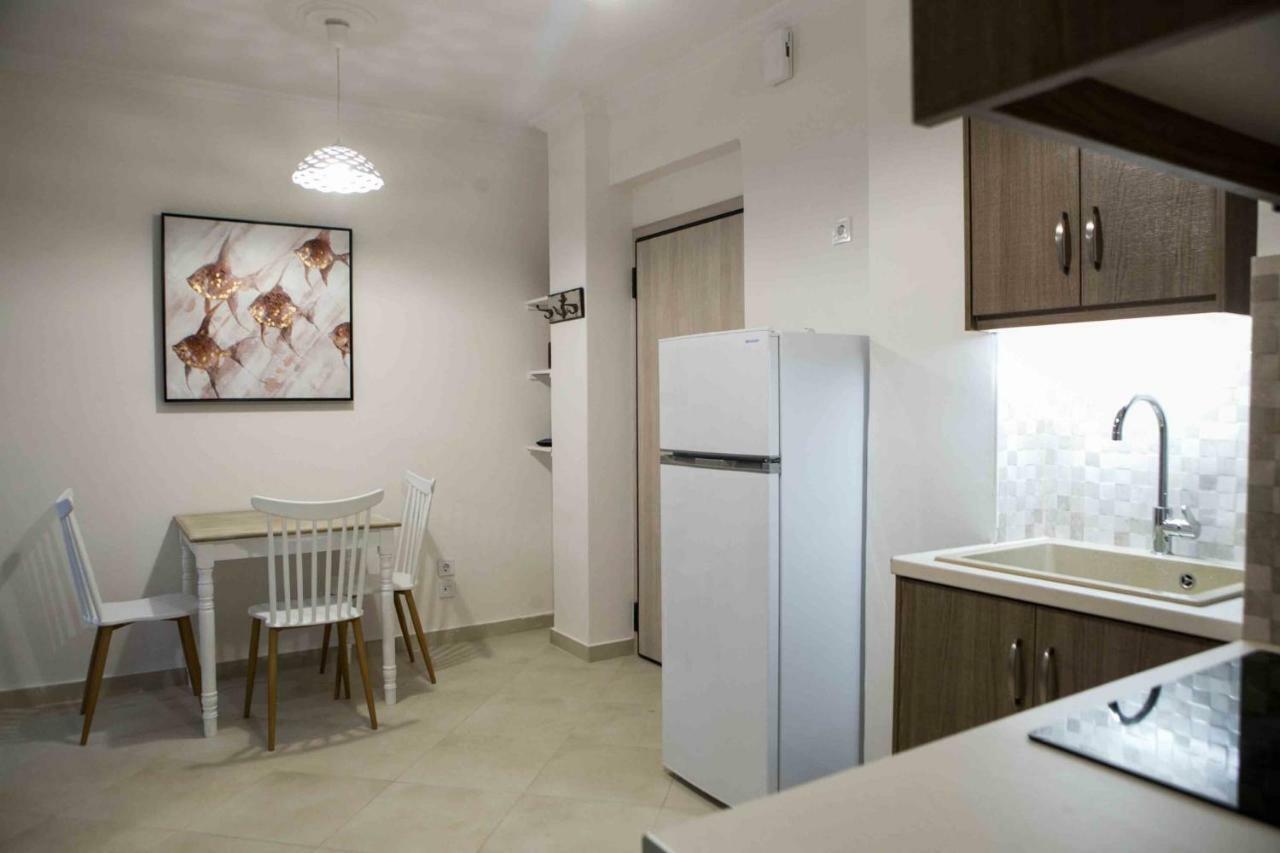 House, Kolchidos, Ampelokipoi Metro,