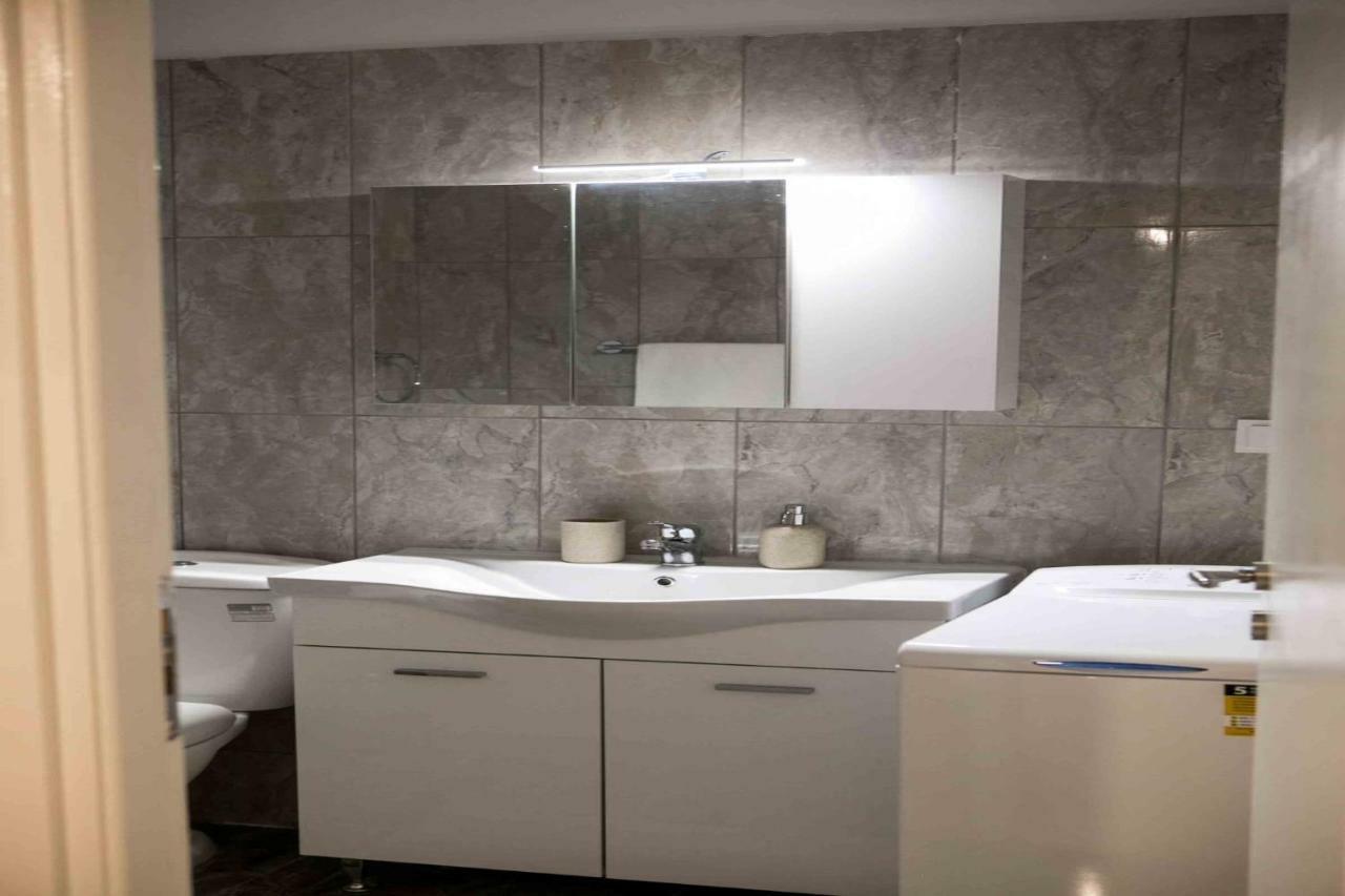 House, Kolchidos, Ampelokipoi Metro, Apartment *